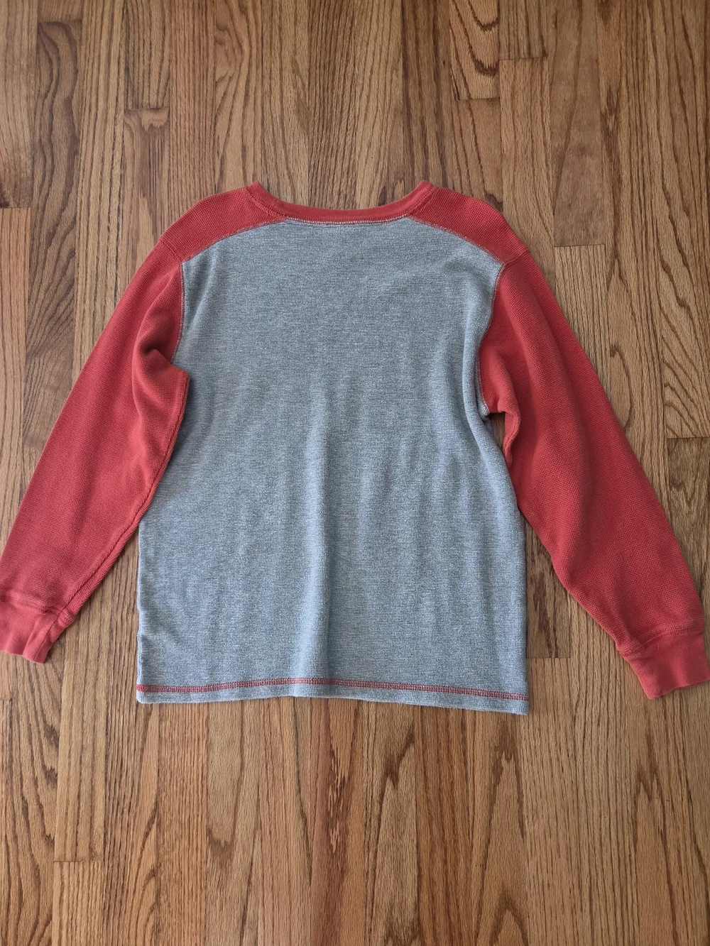 (2) GAP Kids Long Sleeve Tee Bundle - Green and Gray/Orange - Youth XL (12)